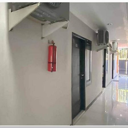 Losmen Family Syariah Bypass Juanda Mitra Reddoorz Brebek Exterior foto