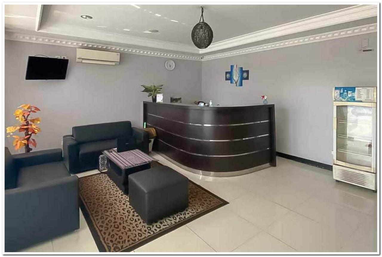 Losmen Family Syariah Bypass Juanda Mitra Reddoorz Brebek Exterior foto
