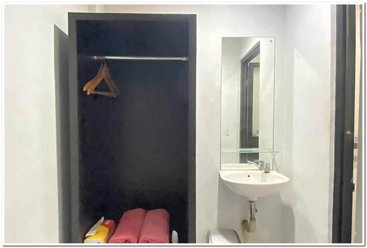 Losmen Family Syariah Bypass Juanda Mitra Reddoorz Brebek Exterior foto