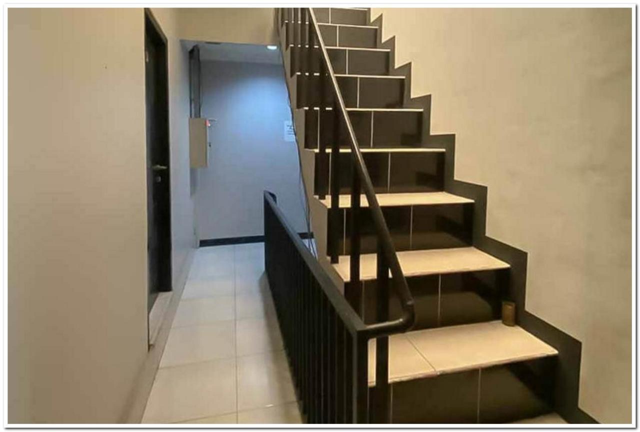 Losmen Family Syariah Bypass Juanda Mitra Reddoorz Brebek Exterior foto