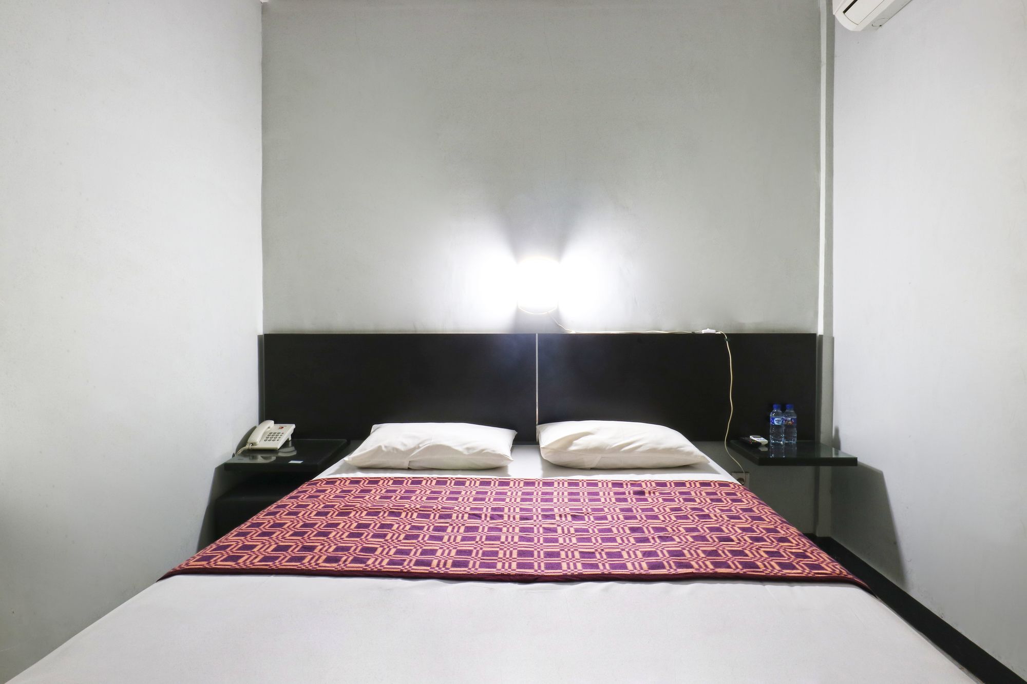 Losmen Family Syariah Bypass Juanda Mitra Reddoorz Brebek Exterior foto